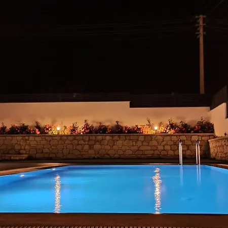 Dalyan'da, Triplex Muestakil, Havuzlu Villa