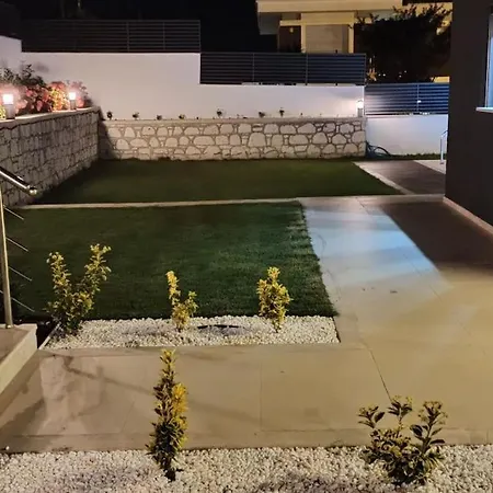 Dalyan'da, Triplex Muestakil, Havuzlu Villa *